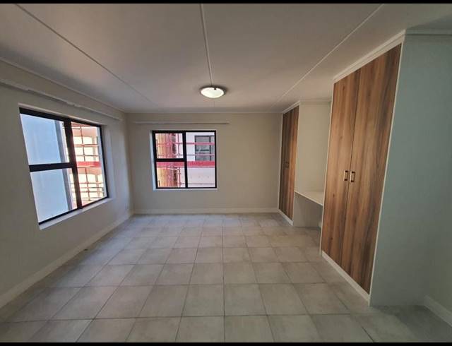 1 BEDROOM PROPERTY TO RENT IN GREENBAY ECO ESTATE